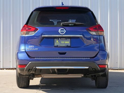 Used 2019 Nissan Rogue S image 10