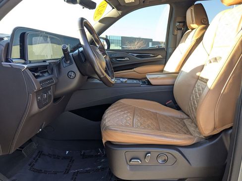 Used 2021 Cadillac Escalade Sport w/ Driver Assist Tech Package image 17