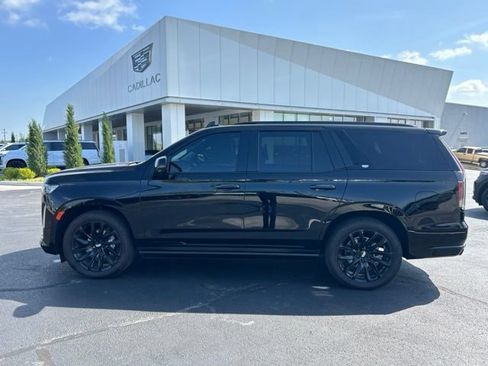 Certified 2024 Cadillac Escalade Sport Platinum w/ LPO, ONYX Package AWD/4WD image 1