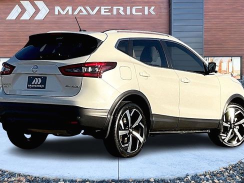 Used 2022 Nissan Rogue Sport SL image 5