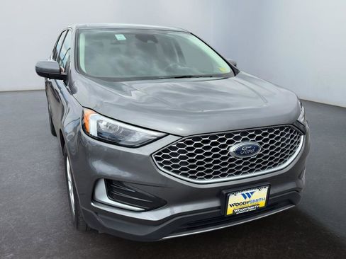 Used 2024 Ford Edge SEL image 7