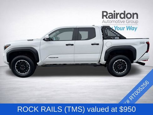 Used 2024 Toyota Tacoma TRD Off-Road w/ TRD Off Road Upgrade Package image 4