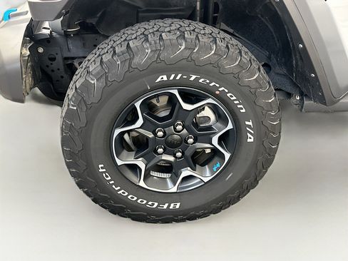 Used 2023 Jeep Wrangler Unlimited Rubicon 4xe w/ Cold Weather Group AWD/4WD image 11