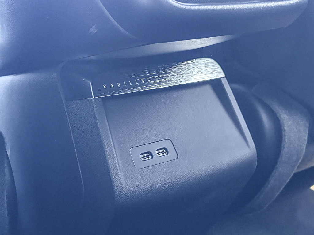 Used 2025 Cadillac Lyriq Luxury AWD/4WD image 19