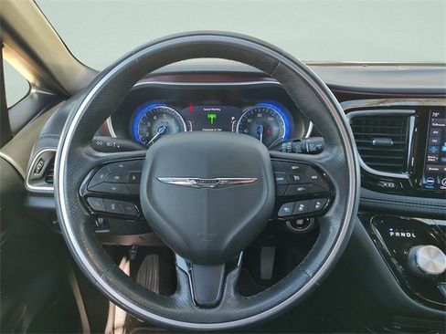 Certified 2020 Chrysler Pacifica Limited image 14