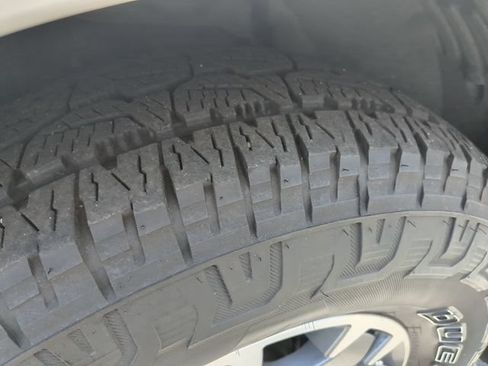Used 2018 Nissan Frontier PRO-4X AWD/4WD image 11