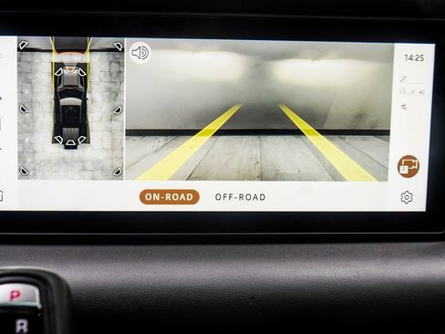 Used 2022 Land Rover Defender 110 XS Edition image 25