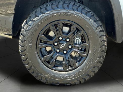 Used 2023 Chevrolet Silverado 1500 ZR2 w/ Technology Package AWD/4WD image 25