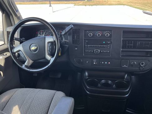 Used 2017 Chevrolet Express 3500 LT w/ LT Preferred Equipment Group RWD image 9