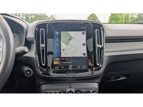 Used 2019 Volvo XC40 T5 R-Design image 24