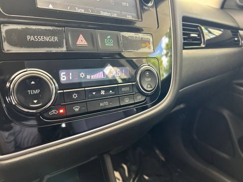 Used 2015 Mitsubishi Outlander SE FWD image 39