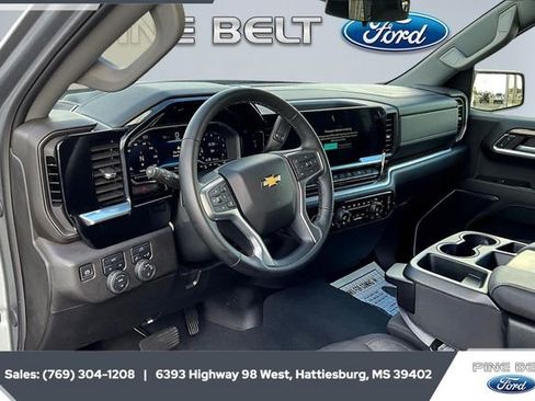 Used 2024 Chevrolet Silverado 1500 LT image 12