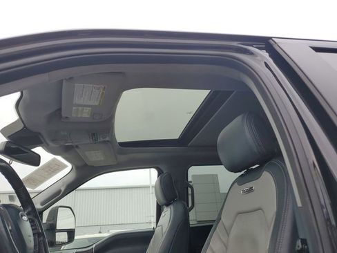 Used 2022 Ford F250 Limited image 28