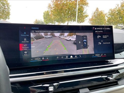 Used 2025 BMW X7 M60i AWD/4WD image 22