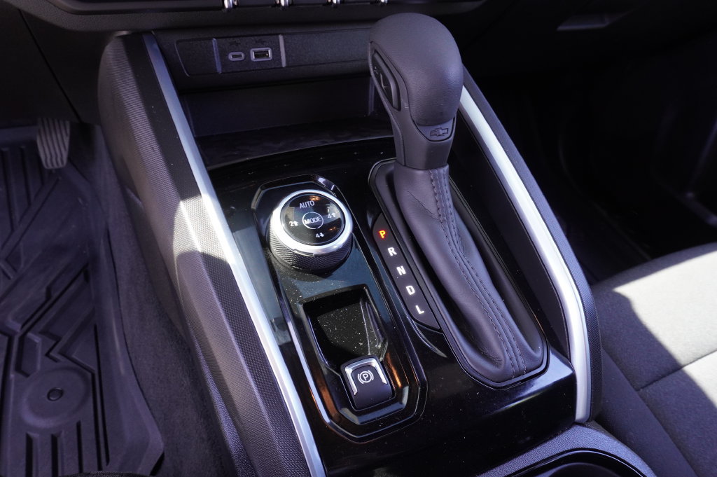 Certified 2025 Chevrolet Colorado Trail Boss AWD/4WD image 19