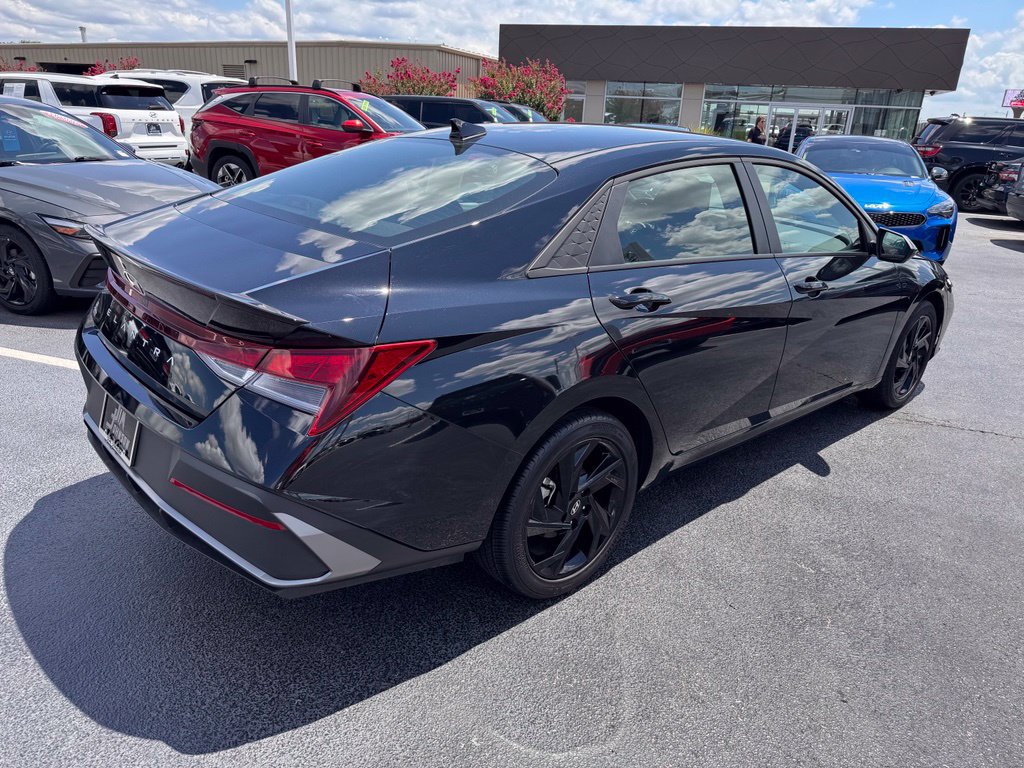 Used 2026 Hyundai Elantra Sport FWD image 5