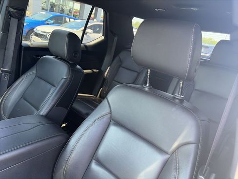 Used 2023 Chevrolet Traverse LT AWD/4WD image 11