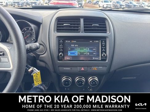 Used 2025 Mitsubishi Outlander Sport ES AWD/4WD image 17