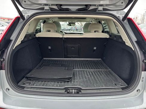 Used 2025 Volvo V60 B5 Cross Country Plus image 24