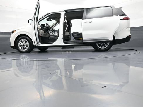 Certified 2024 Kia Carnival LX FWD image 48