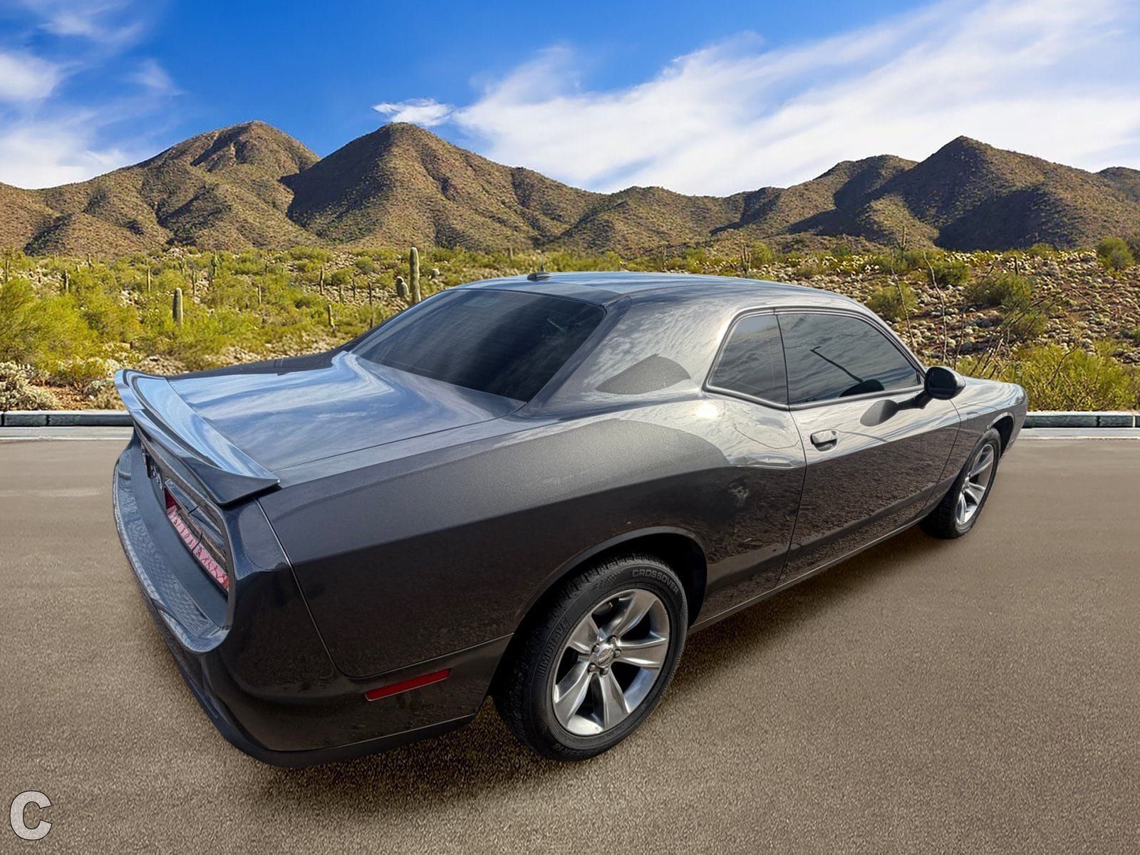 Used 2020 Dodge Challenger SXT RWD image 4