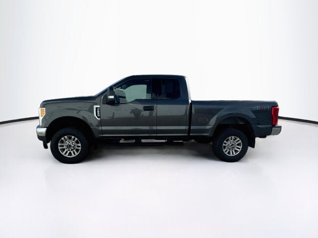 Used 2017 Ford F250 XLT w/ XLT Value Package AWD/4WD image 4