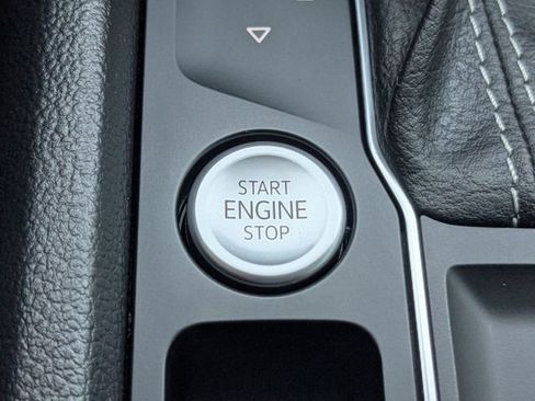 Used 2023 Volkswagen Atlas SE image 36