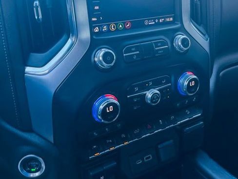 Used 2021 GMC Sierra 1500 SLT w/ SLT Premium Plus Package image 10