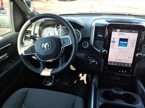 Used 2025 RAM 1500 Big Horn AWD/4WD image 17
