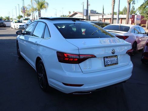 Used 2019 Volkswagen Jetta SEL Premium FWD image 5