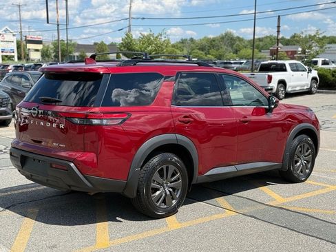 Used 2023 Nissan Pathfinder SV AWD/4WD image 6