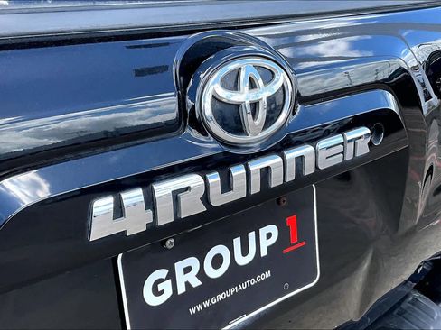 Used 2018 Toyota 4Runner SR5 image 29