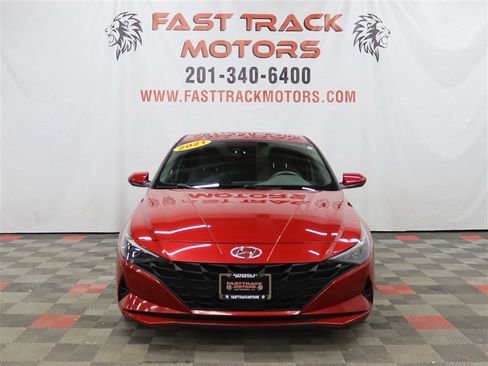 Used 2021 Hyundai Elantra SEL w/ Convenience Package image 2