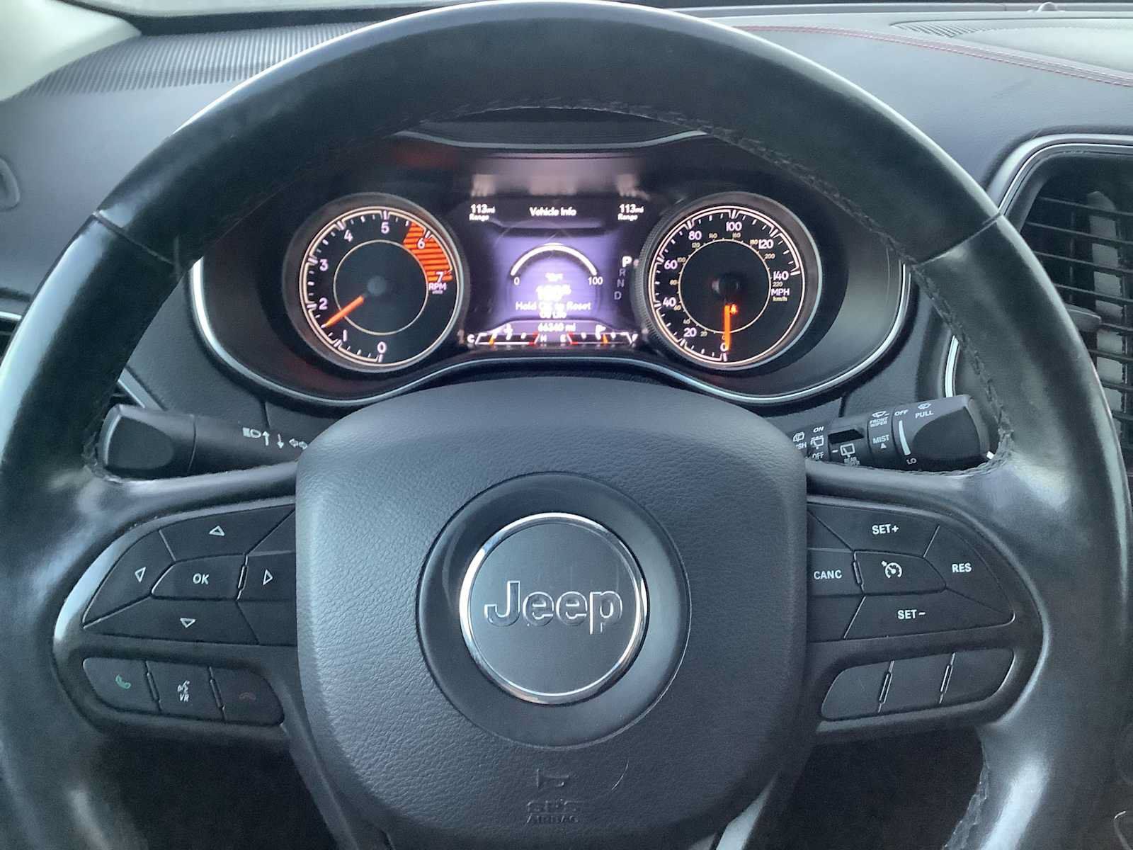 Used 2019 Jeep Cherokee Trailhawk w/ Comfort/Convenience Group AWD/4WD image 16