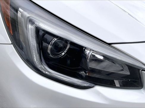 Used 2018 Subaru Outback 2.5i Premium image 25