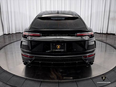 Used 2022 Lamborghini Urus AWD/4WD image 10