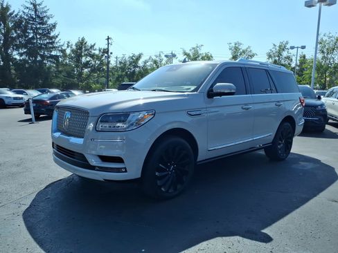 Used 2021 Lincoln Navigator Reserve AWD/4WD image 3