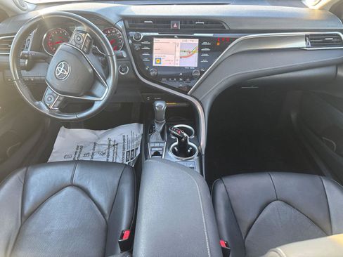 Used 2018 Toyota Camry XSE image 13