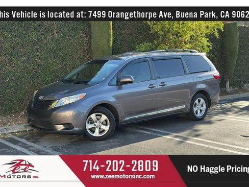 Used 2015 Toyota Sienna LE FWD image 13