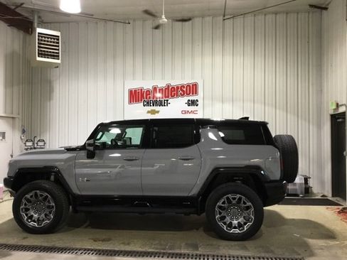 New 2025 GMC Hummer EV 3X image 2