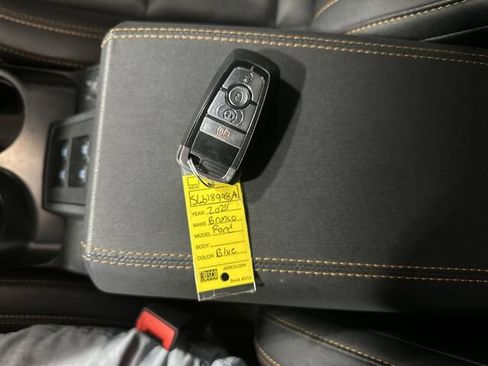 Used 2024 Ford Bronco Badlands AWD/4WD image 33