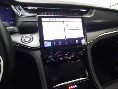 Used 2022 Jeep Grand Cherokee L Limited image 18