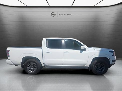 Certified 2025 Nissan Frontier SV w/ SV Convenience Package AWD/4WD image 3
