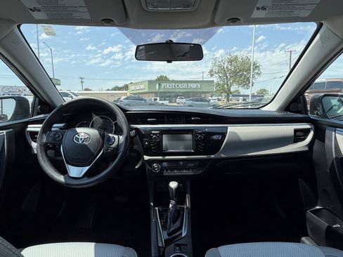 Used 2016 Toyota Corolla LE FWD image 17