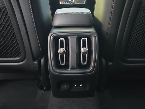 Certified 2025 Volvo XC40 B5 Plus image 23