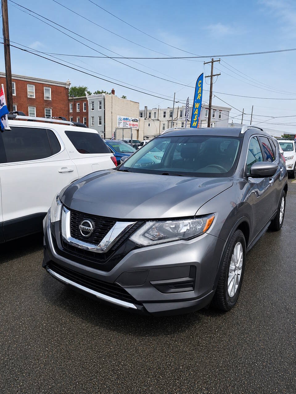 Used 2018 Nissan Rogue SV FWD image 1