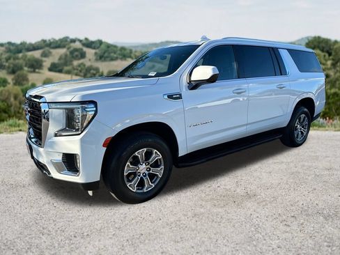Used 2023 GMC Yukon XL SLE w/ Gmc Pro Safety Plus Package RWD image 3