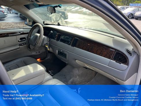 Used 1999 Lincoln Town Car Executive RWD image 15