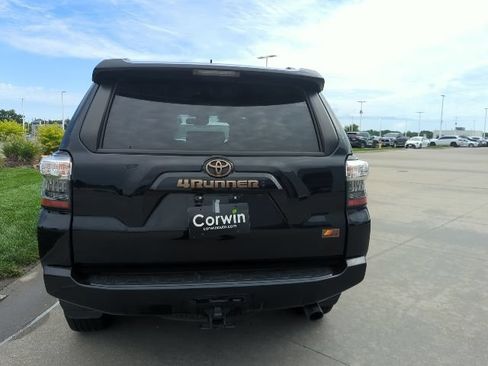 Used 2023 Toyota 4Runner 40th Anniversary SE AWD/4WD image 5