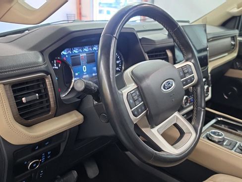 Used 2023 Ford Expedition Limited AWD/4WD image 5
